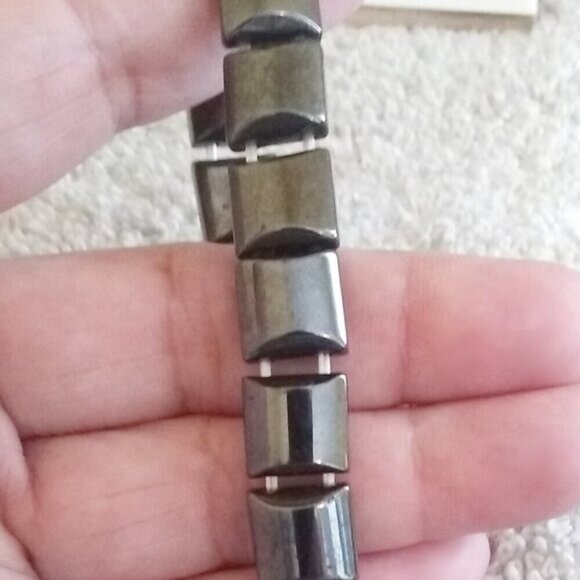 UNISEX!  Magnetic Hematite Stretch Bracelet 7.5" - Grounding, Focus & Energy - Picture 10 of 10
